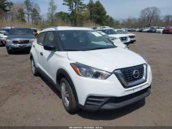  Salvage Nissan Kicks