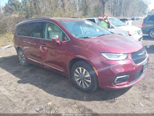  Salvage Chrysler Pacifica