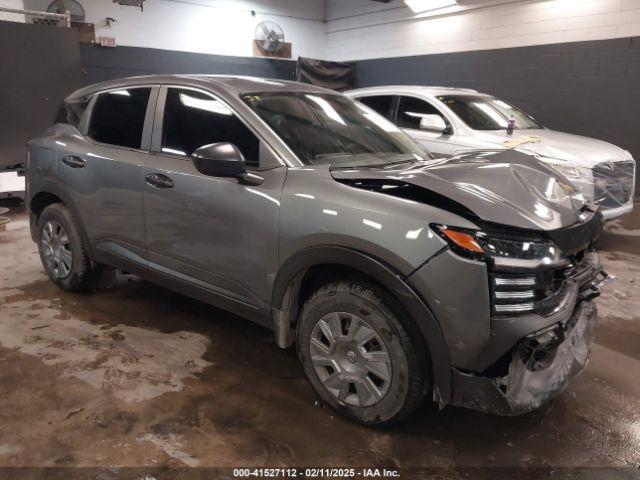  Salvage Nissan Kicks