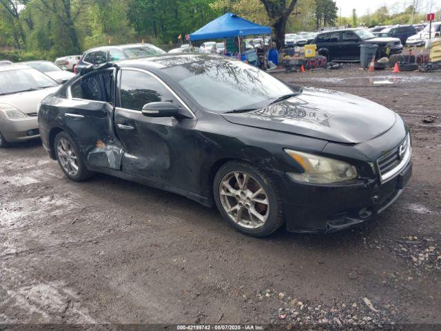  Salvage Nissan Maxima