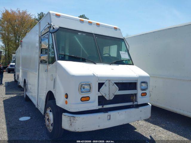  Salvage Freightliner Chassis