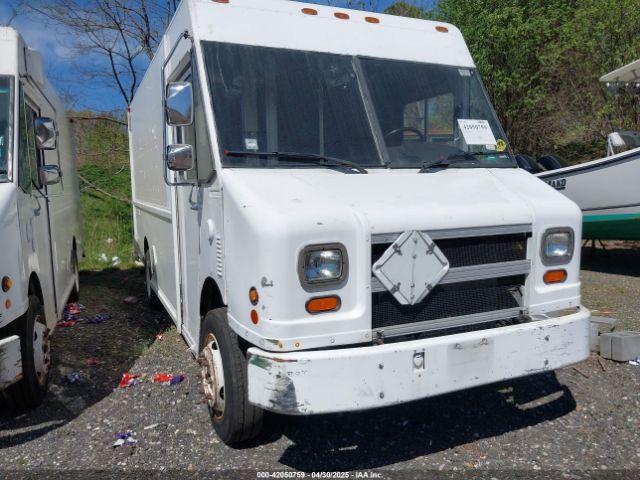  Salvage Freightliner Chassis
