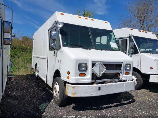  Salvage Freightliner Chassis