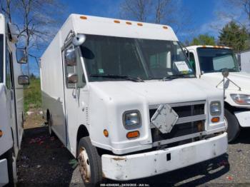  Salvage Freightliner Chassis