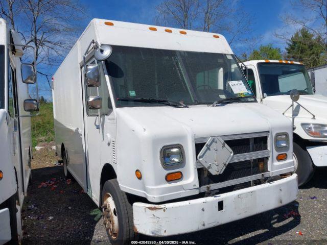  Salvage Freightliner Chassis