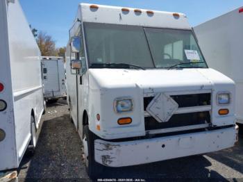  Salvage Freightliner Chassis