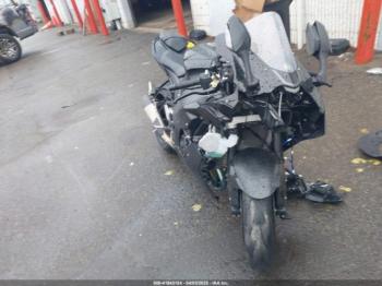  Salvage Kawasaki Zx1002