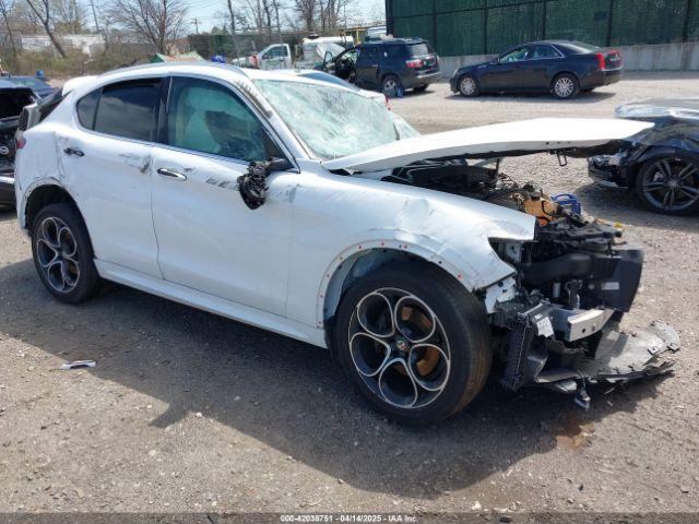  Salvage Alfa Romeo Stelvio