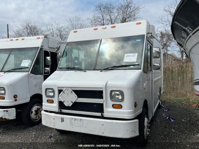  Salvage Freightliner Chassis
