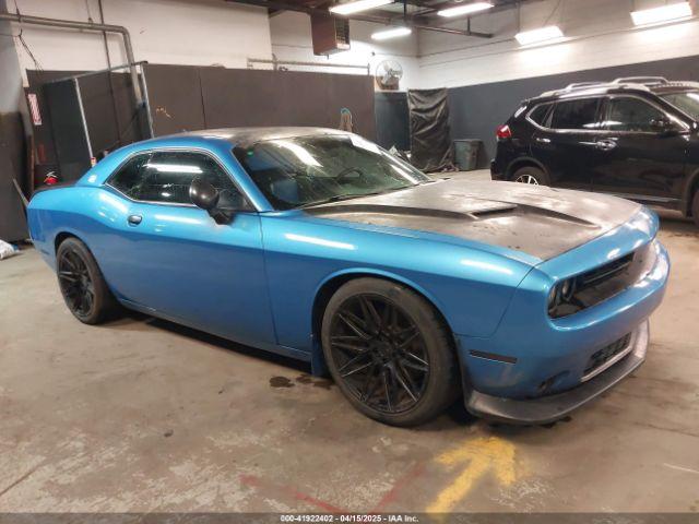  Salvage Dodge Challenger