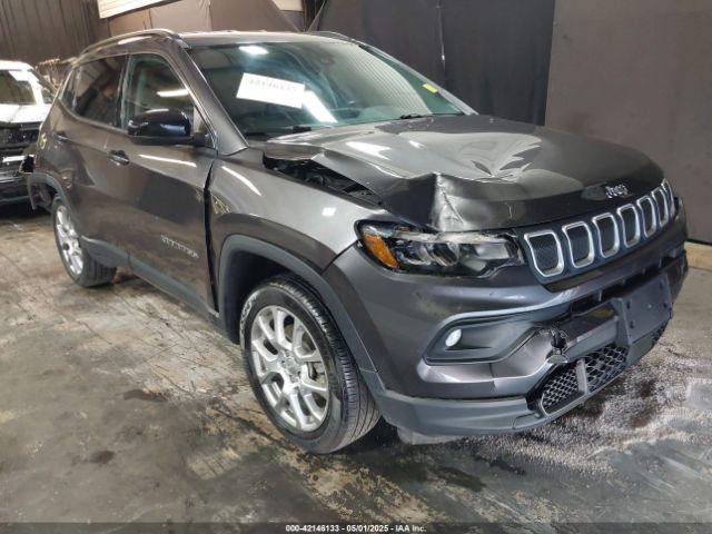  Salvage Jeep Compass