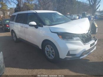  Salvage Kia Carnival