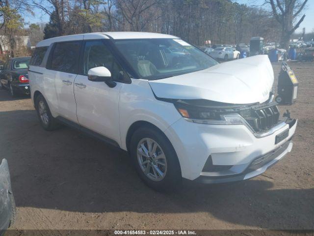  Salvage Kia Carnival