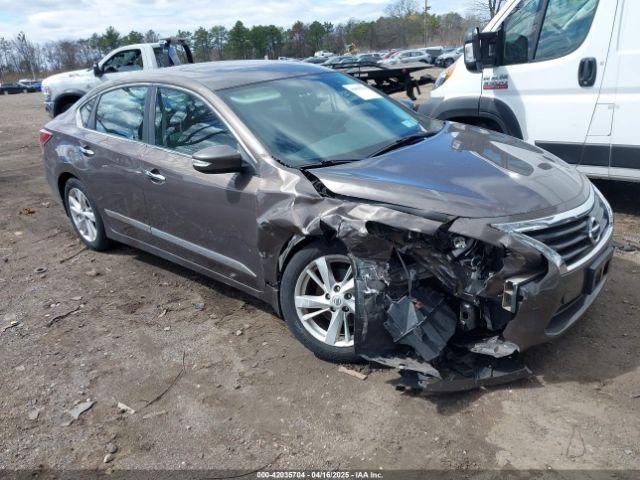  Salvage Nissan Altima
