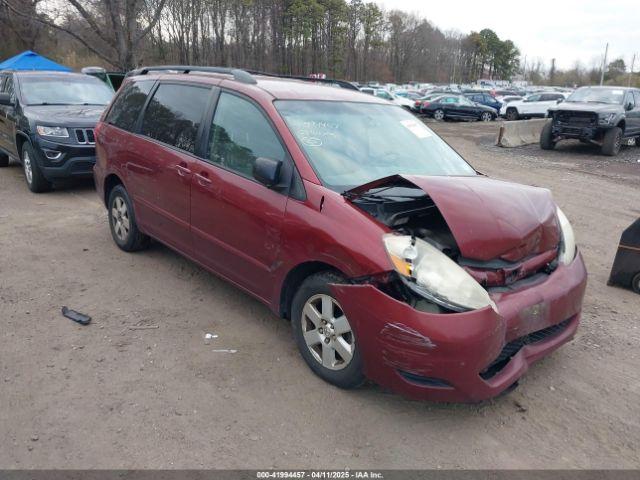  Salvage Toyota Sienna