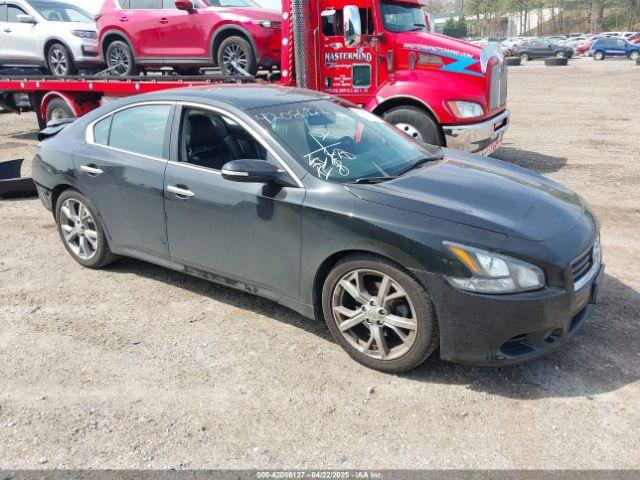  Salvage Nissan Maxima