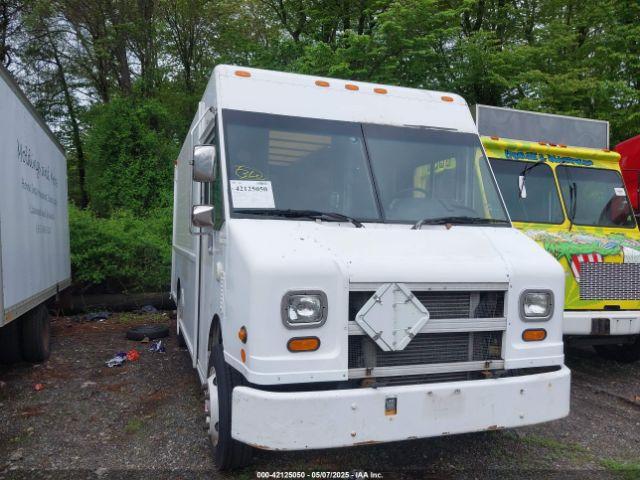  Salvage Freightliner Chassis