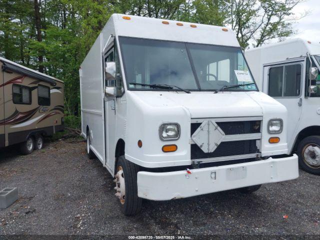  Salvage Freightliner Chassis