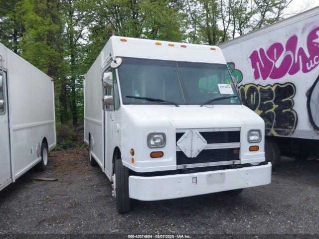  Salvage Freightliner Chassis