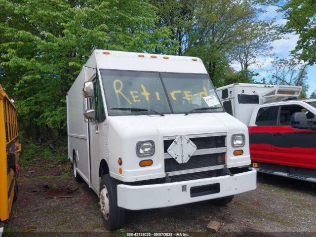  Salvage Freightliner Chassis