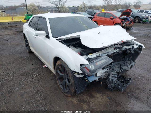  Salvage Chrysler 300