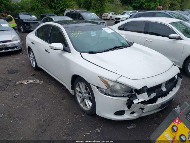  Salvage Nissan Maxima