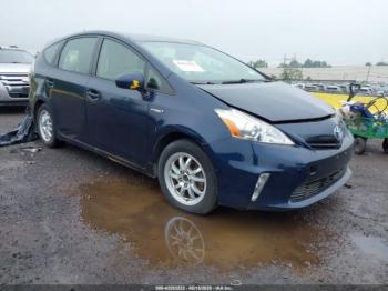  Salvage Toyota Prius v