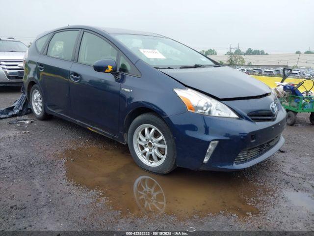  Salvage Toyota Prius v