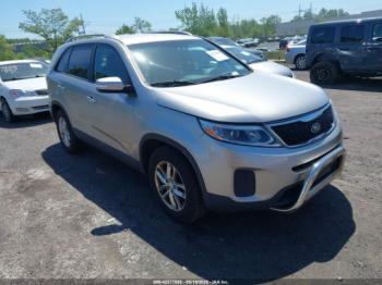  Salvage Kia Sorento