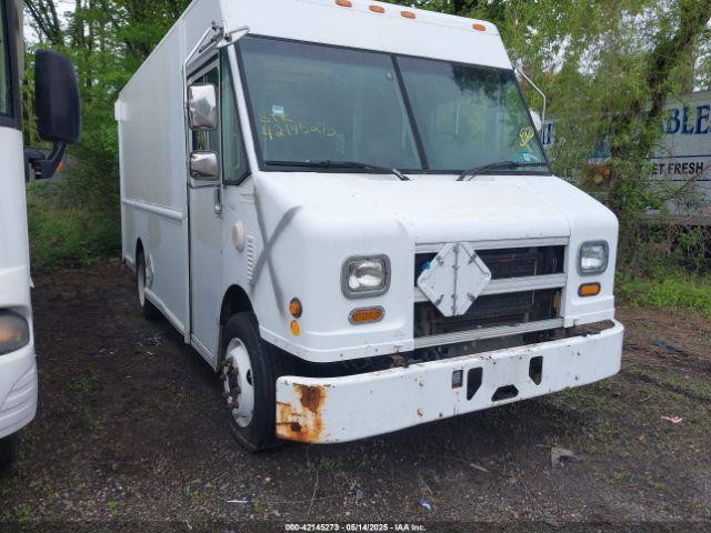  Salvage Freightliner Chassis