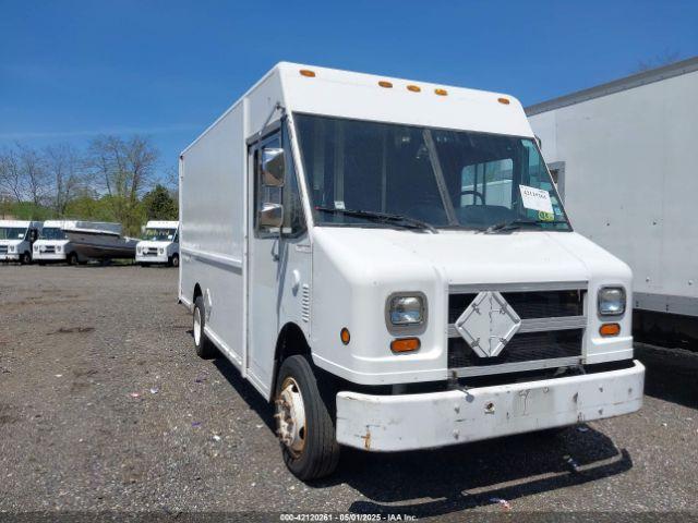  Salvage Freightliner Chassis