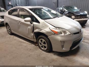  Salvage Toyota Prius