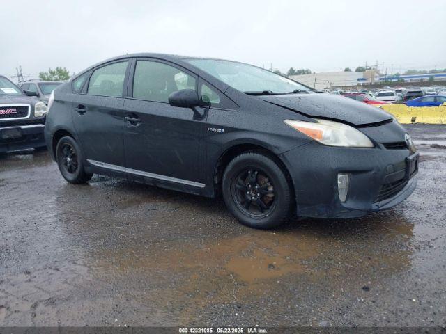  Salvage Toyota Prius