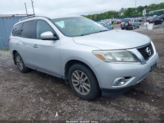  Salvage Nissan Pathfinder