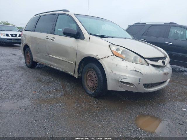  Salvage Toyota Sienna