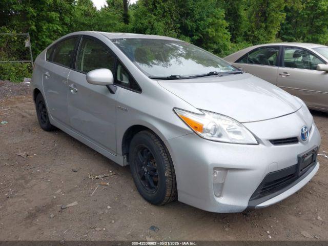  Salvage Toyota Prius