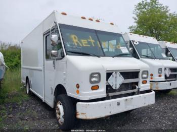  Salvage Freightliner Chassis