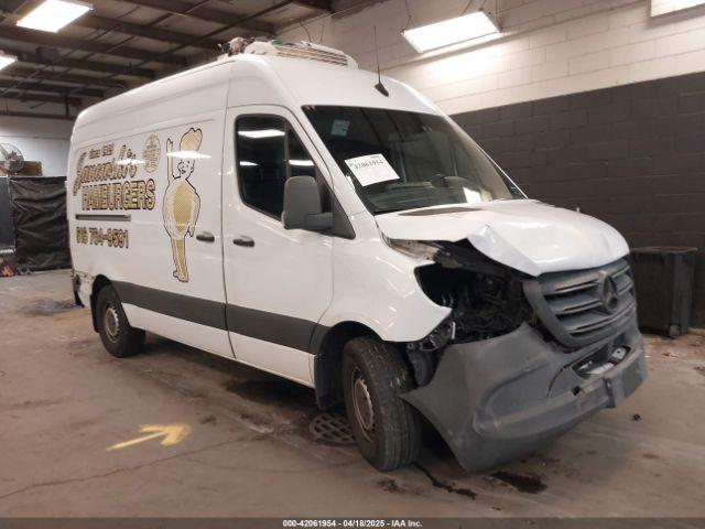  Salvage Mercedes-Benz Sprinter 2500