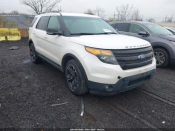  Salvage Ford Explorer