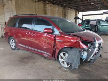 Salvage Toyota Sienna