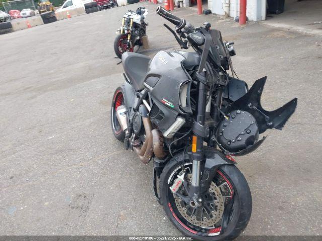  Salvage Ducati Diavel