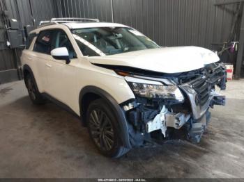  Salvage Nissan Pathfinder