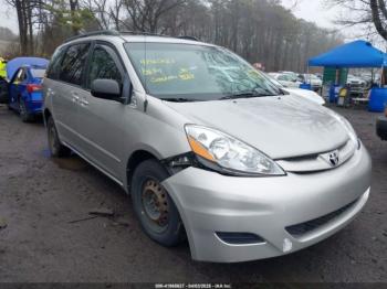  Salvage Toyota Sienna