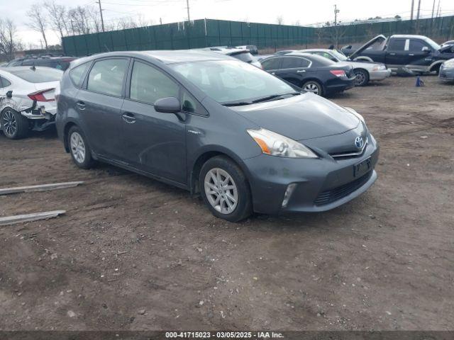  Salvage Toyota Prius v