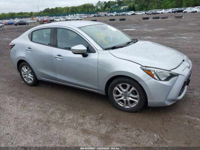  Salvage Toyota Yaris