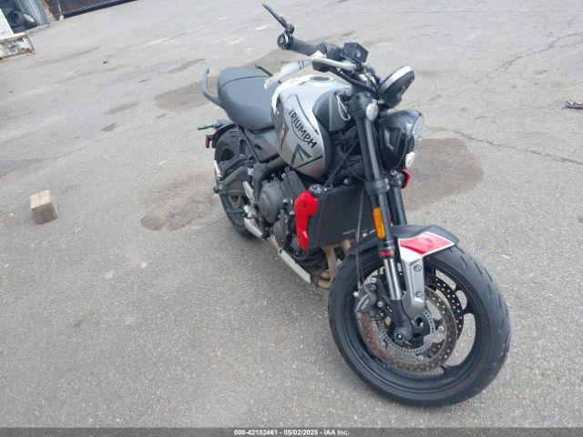  Salvage Triumph Motorcycle Trident 660