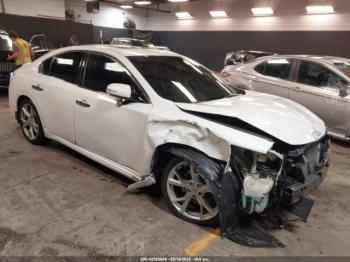  Salvage Nissan Maxima