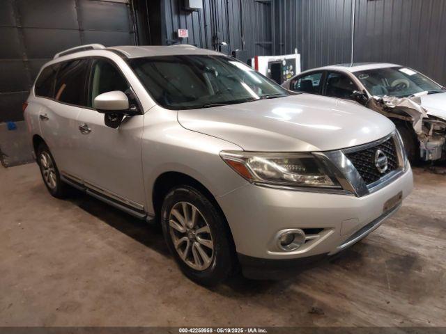  Salvage Nissan Pathfinder