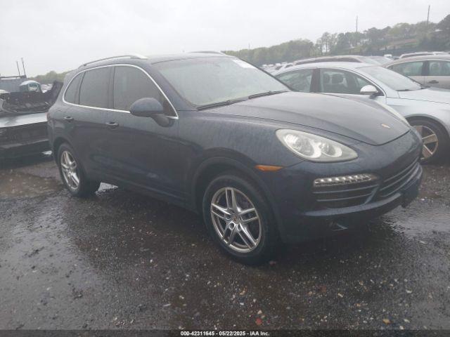  Salvage Porsche Cayenne