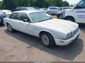  Salvage Jaguar Xj8